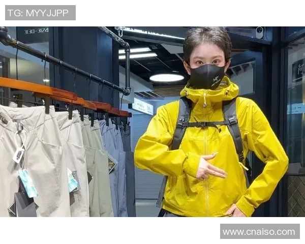 攀岩装备选购：专业服装推荐